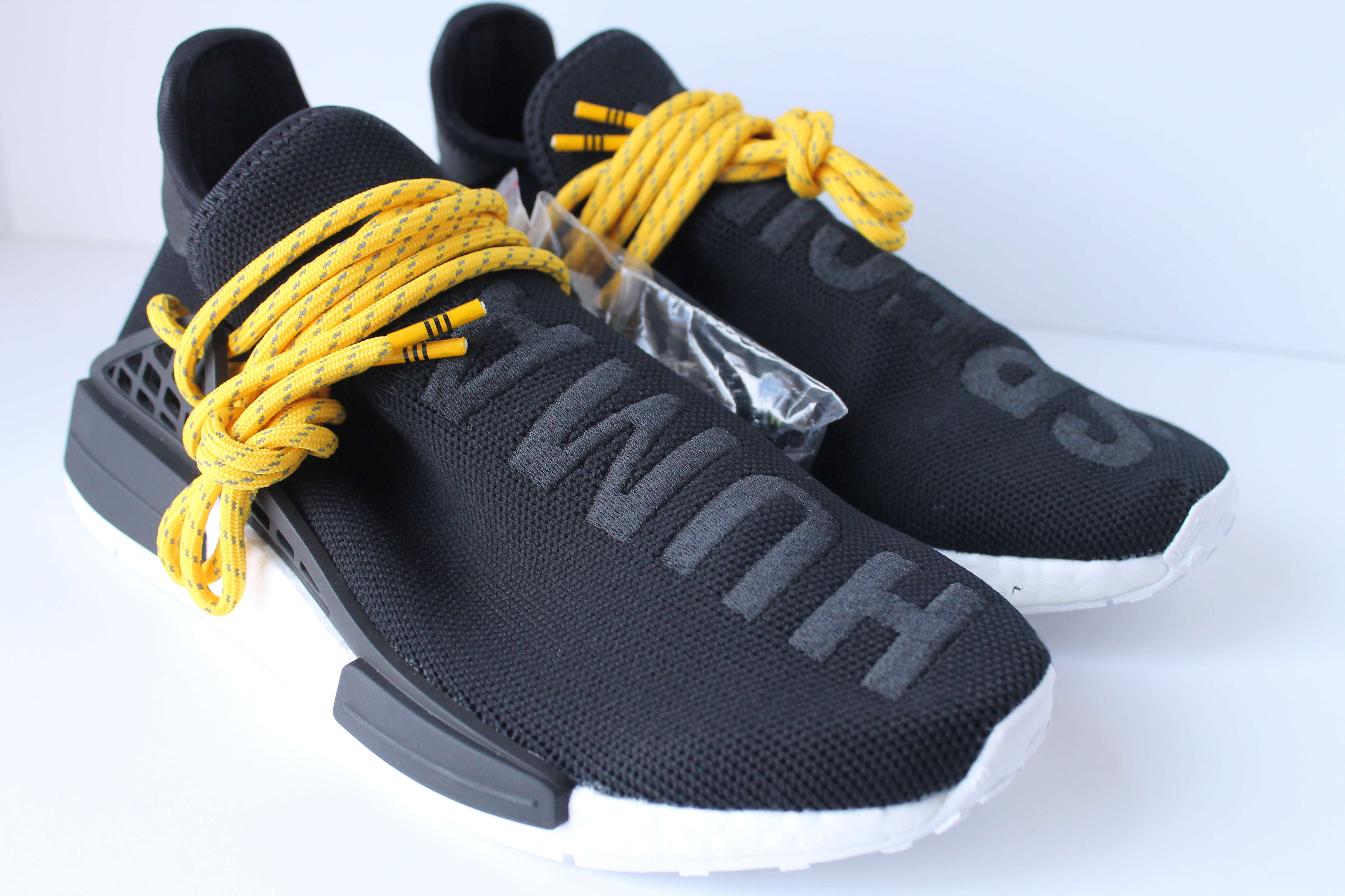 adidas human race nere