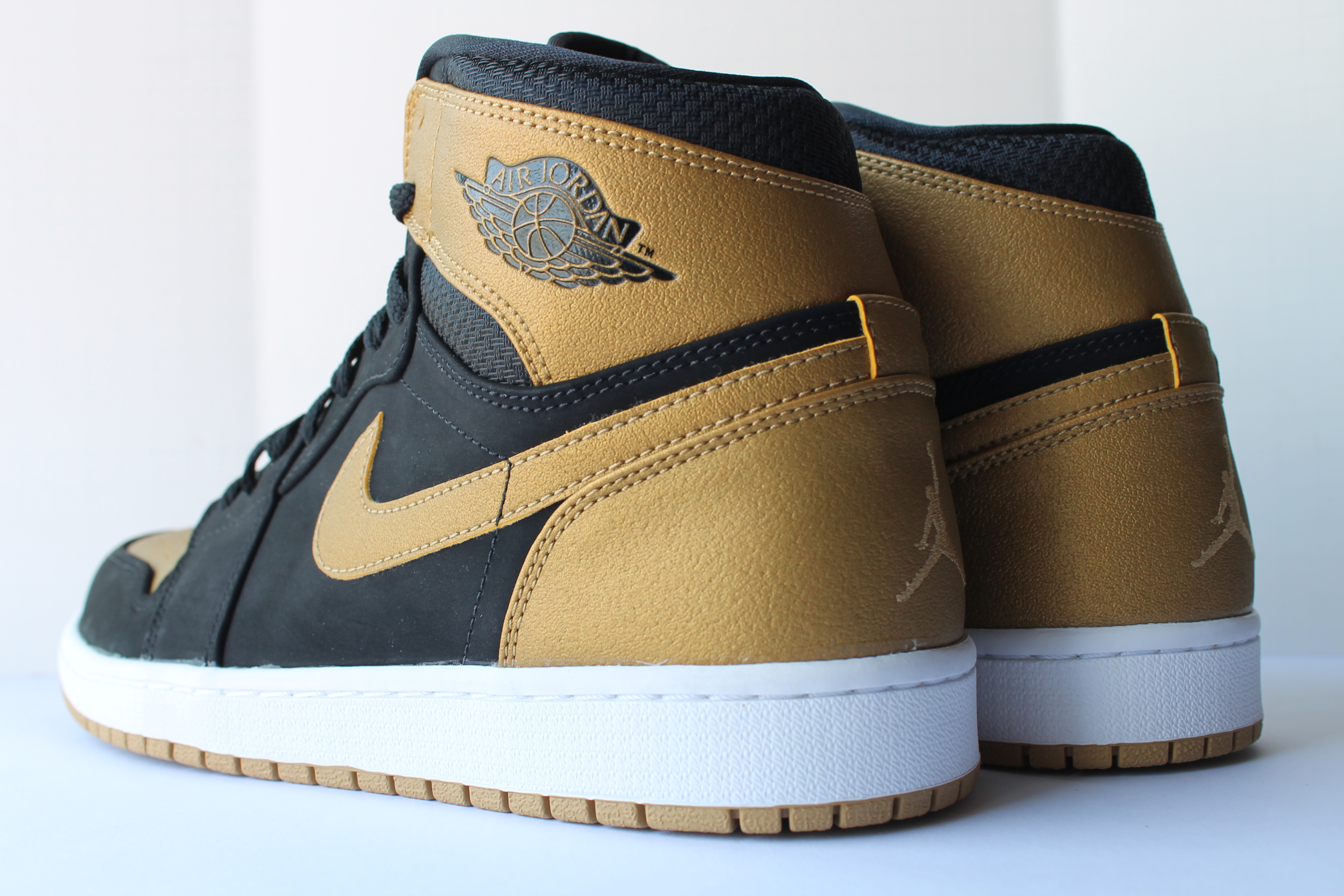 AuthentKicks | Air Jordan 1 Retro High Melo