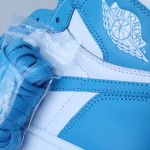 Air Jordan 1 Retro High OG UNC