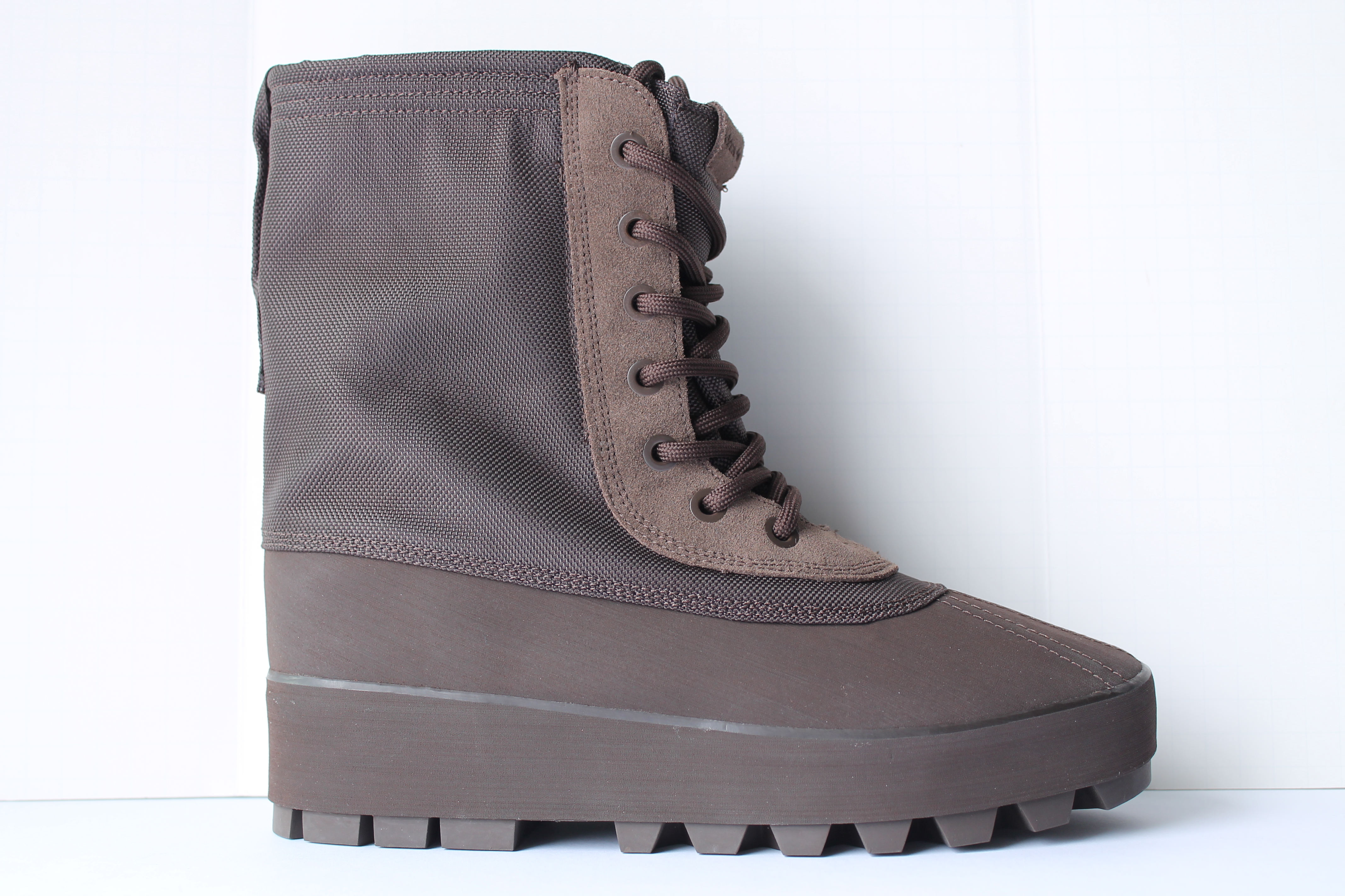 Adidas Yeezy 950 M - Chocolate