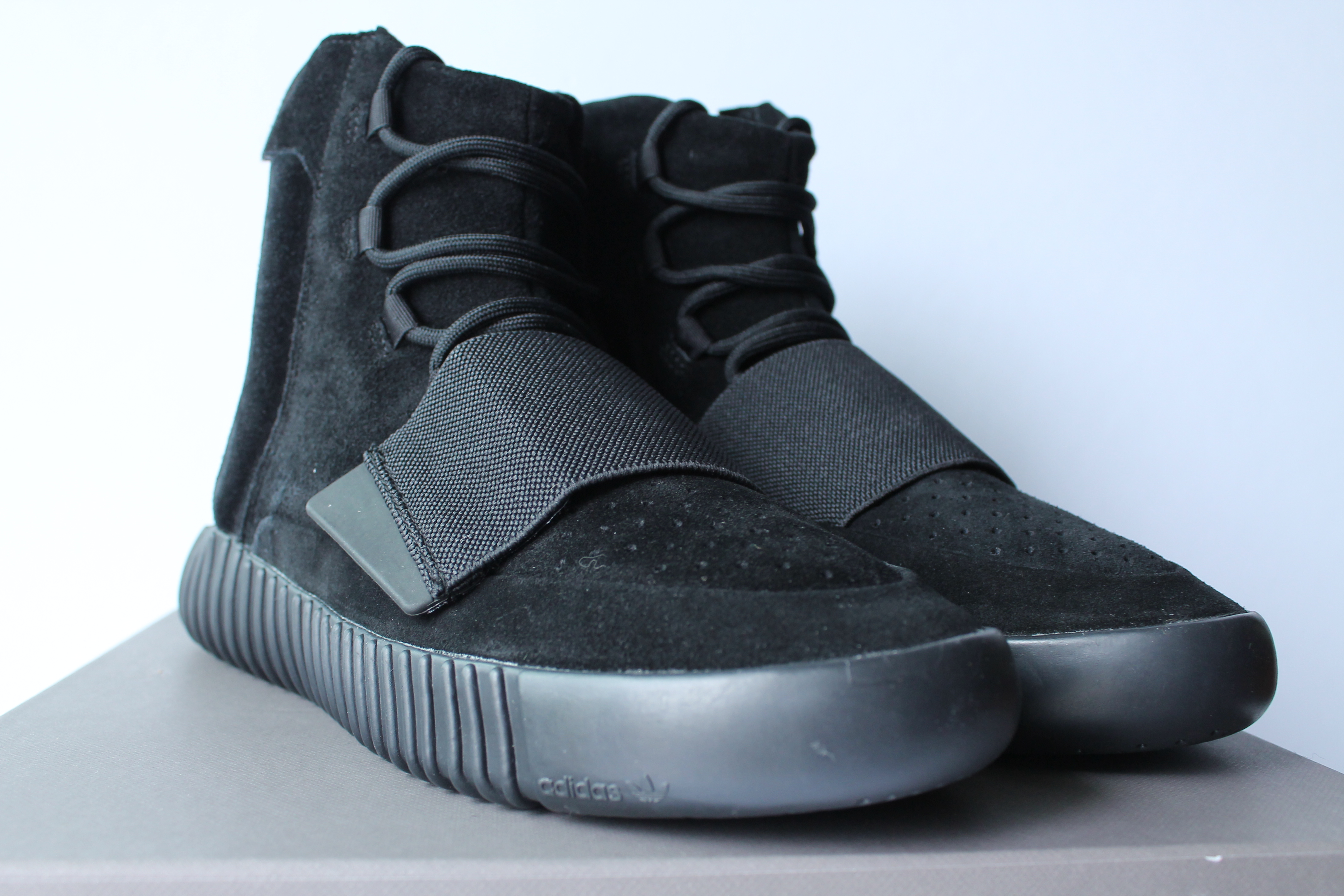 yeezy 750 pirate black release date 