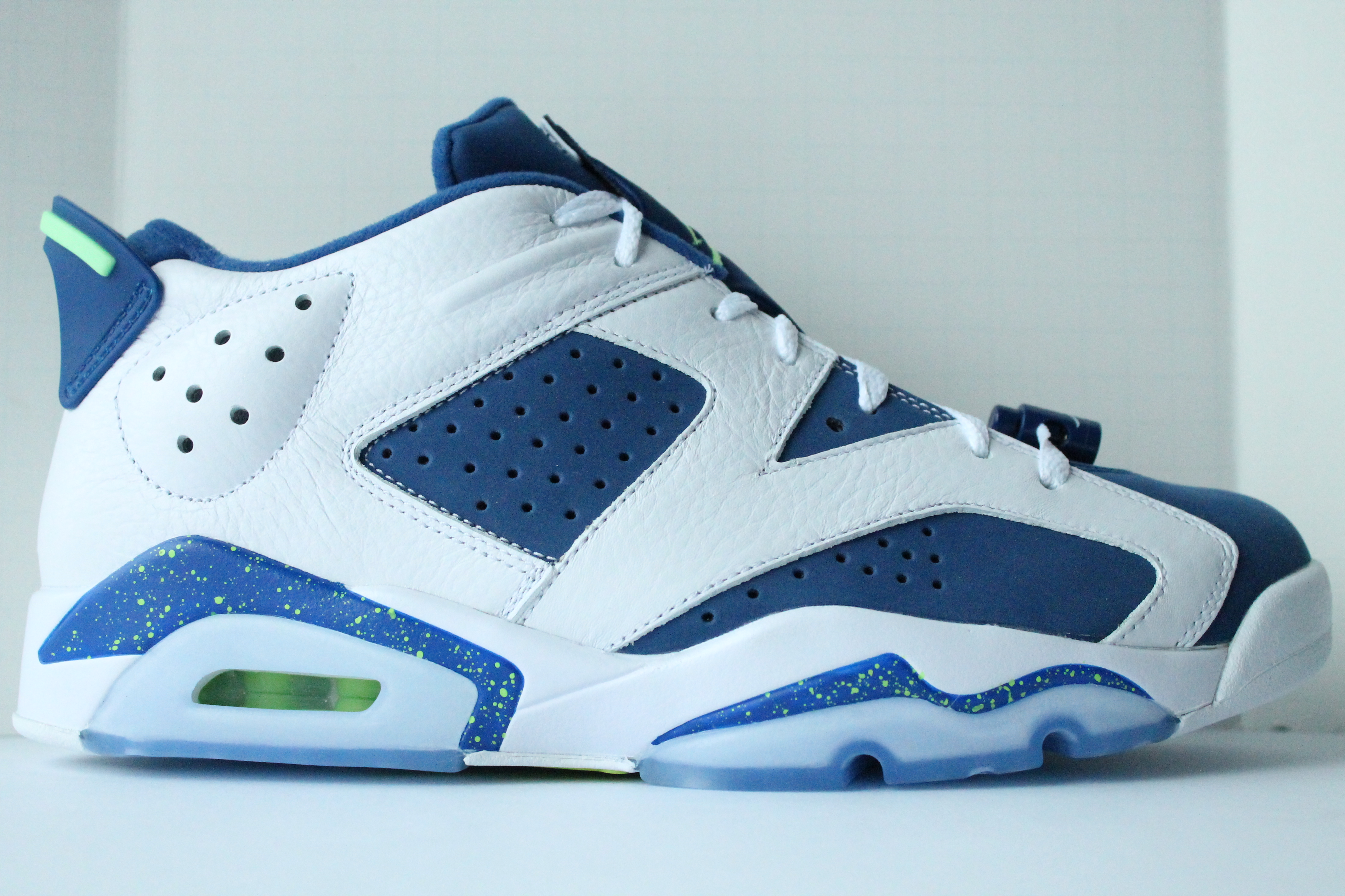 Air Jordan 6 Retro Low - Insignia Blue/ Ghost Green