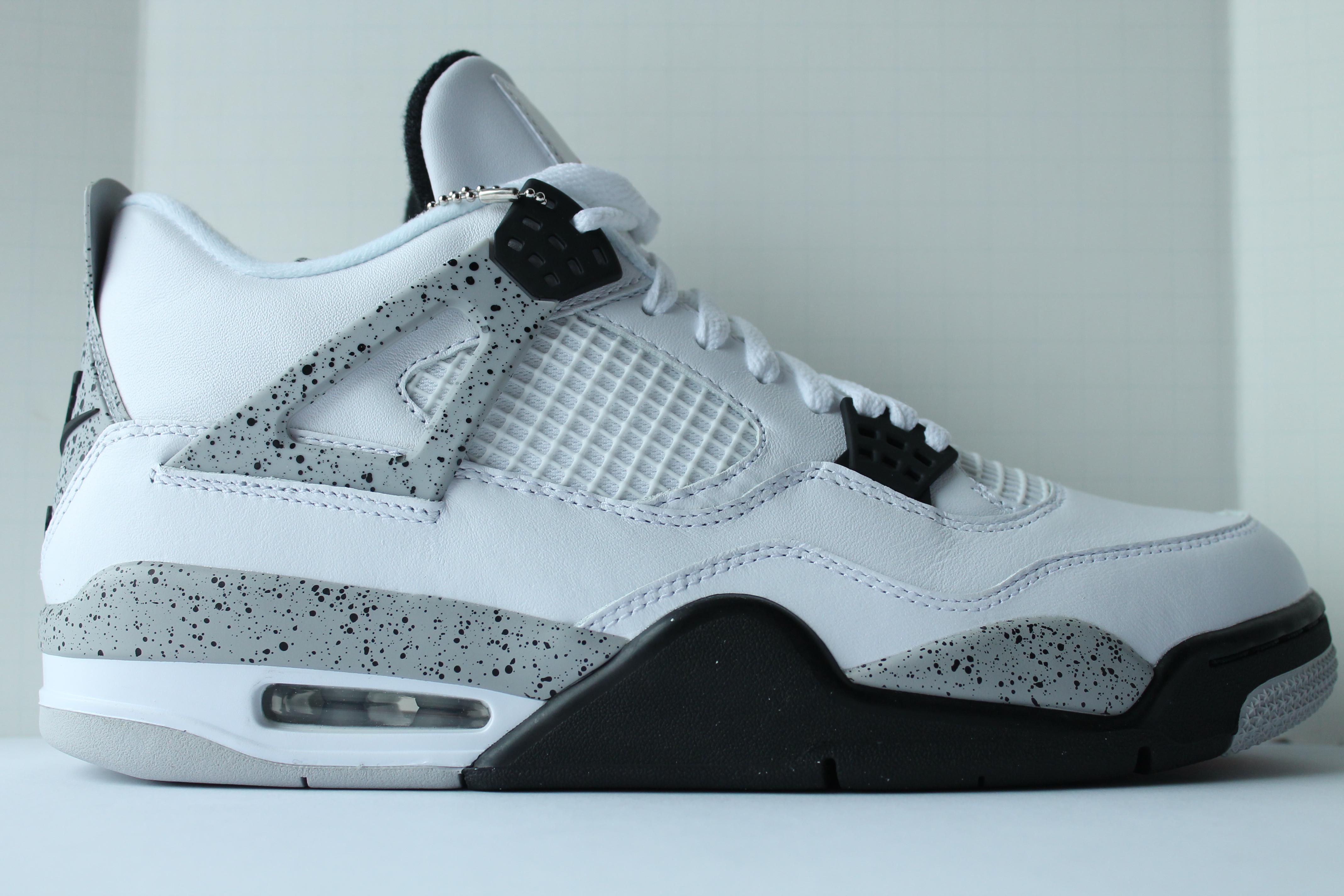 Air Jordan 4 Retro - White Cement 2016