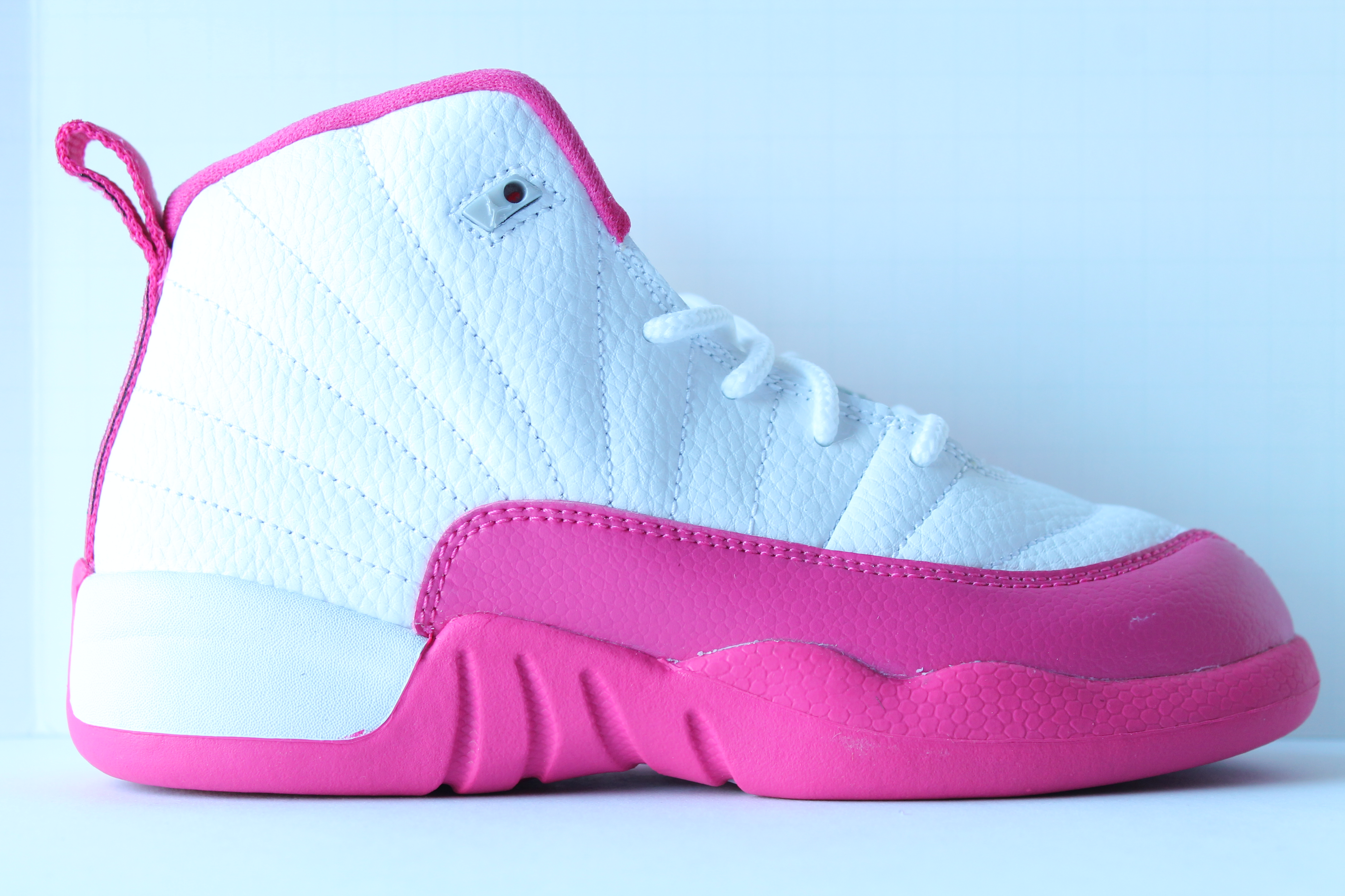 Air Jordan 12 Retro - Vivid Pink