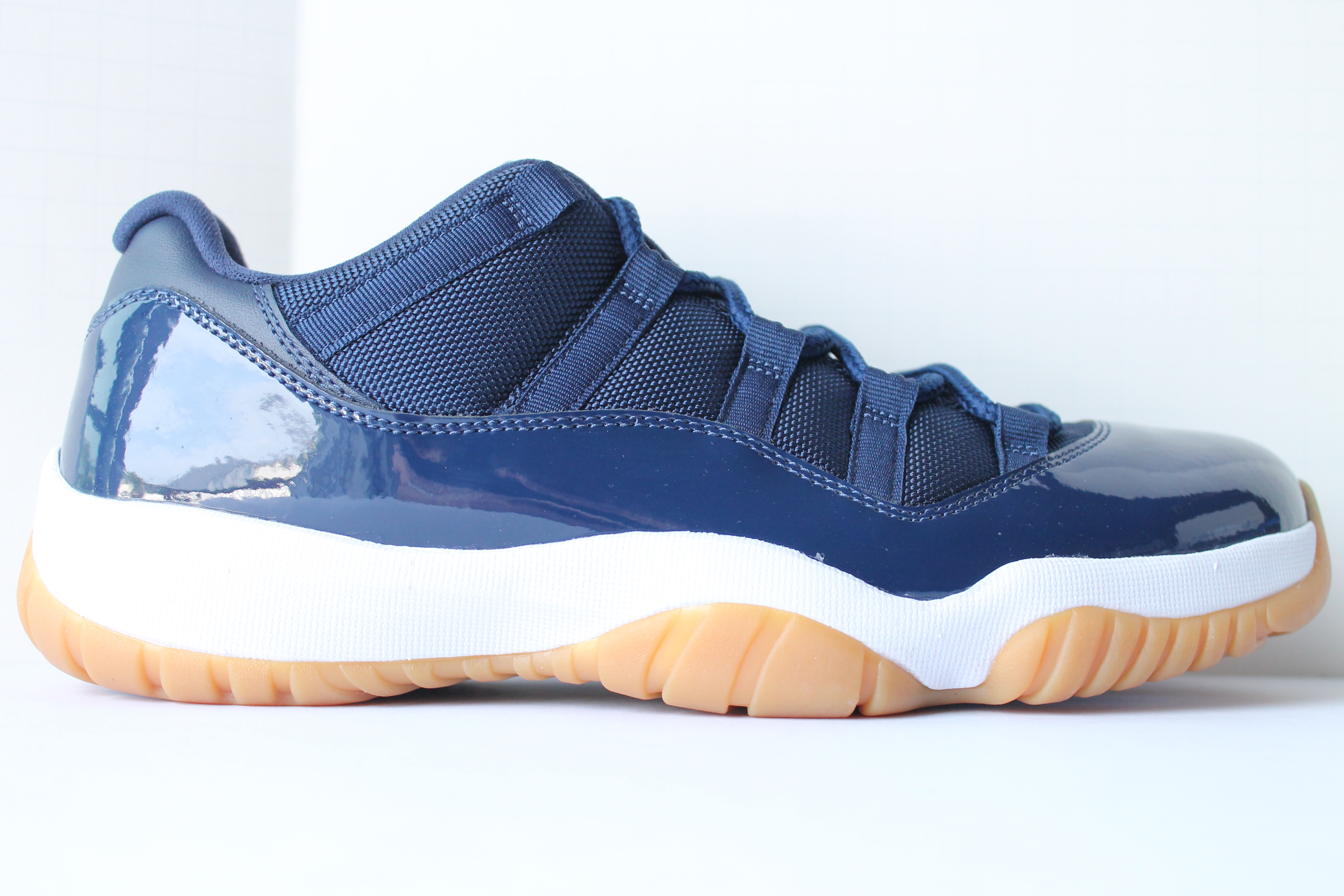 Air Jordan 11 Retro Low "Gum" Navy & Gum