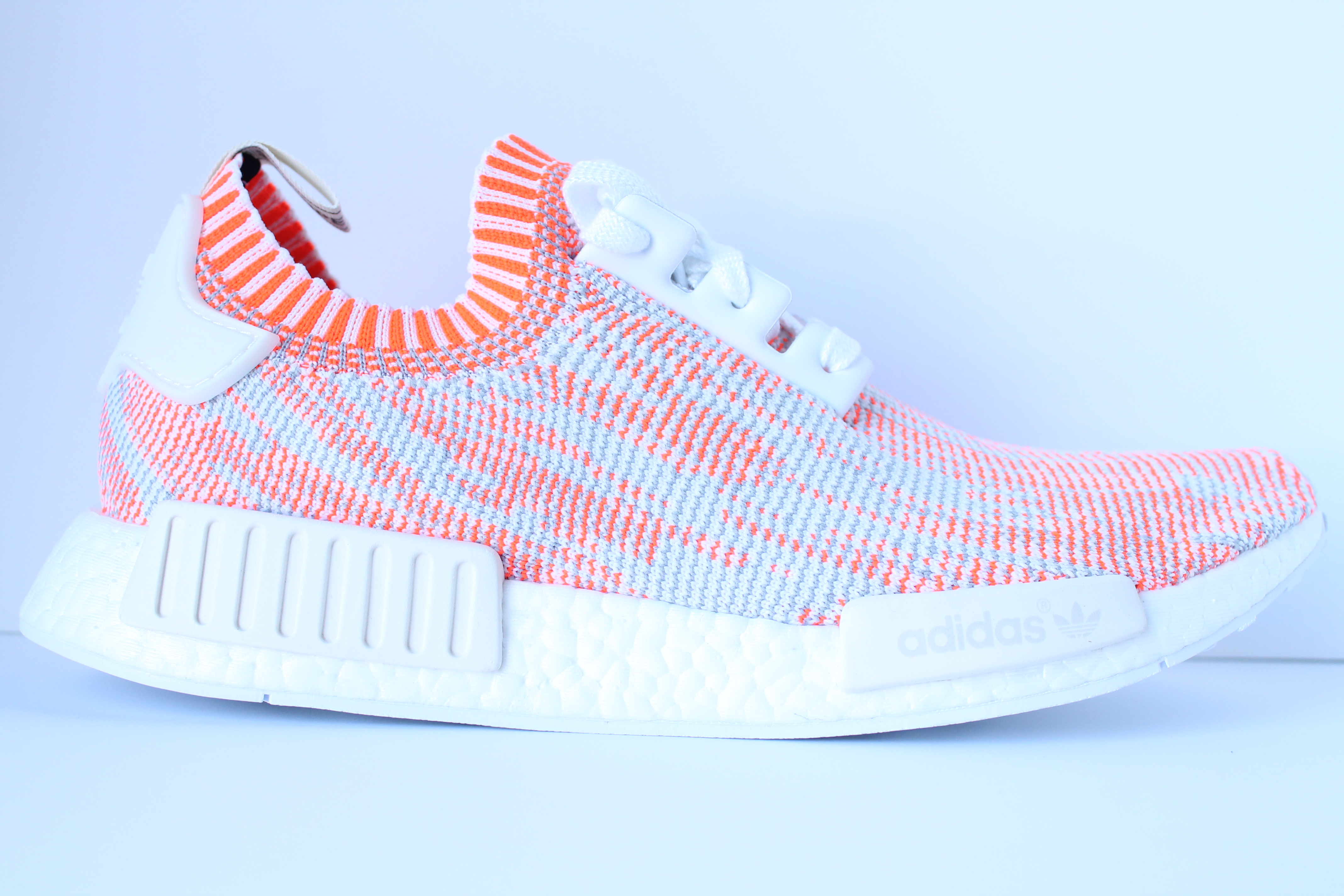 Adidas NMD R1 Primeknit - Solar Red