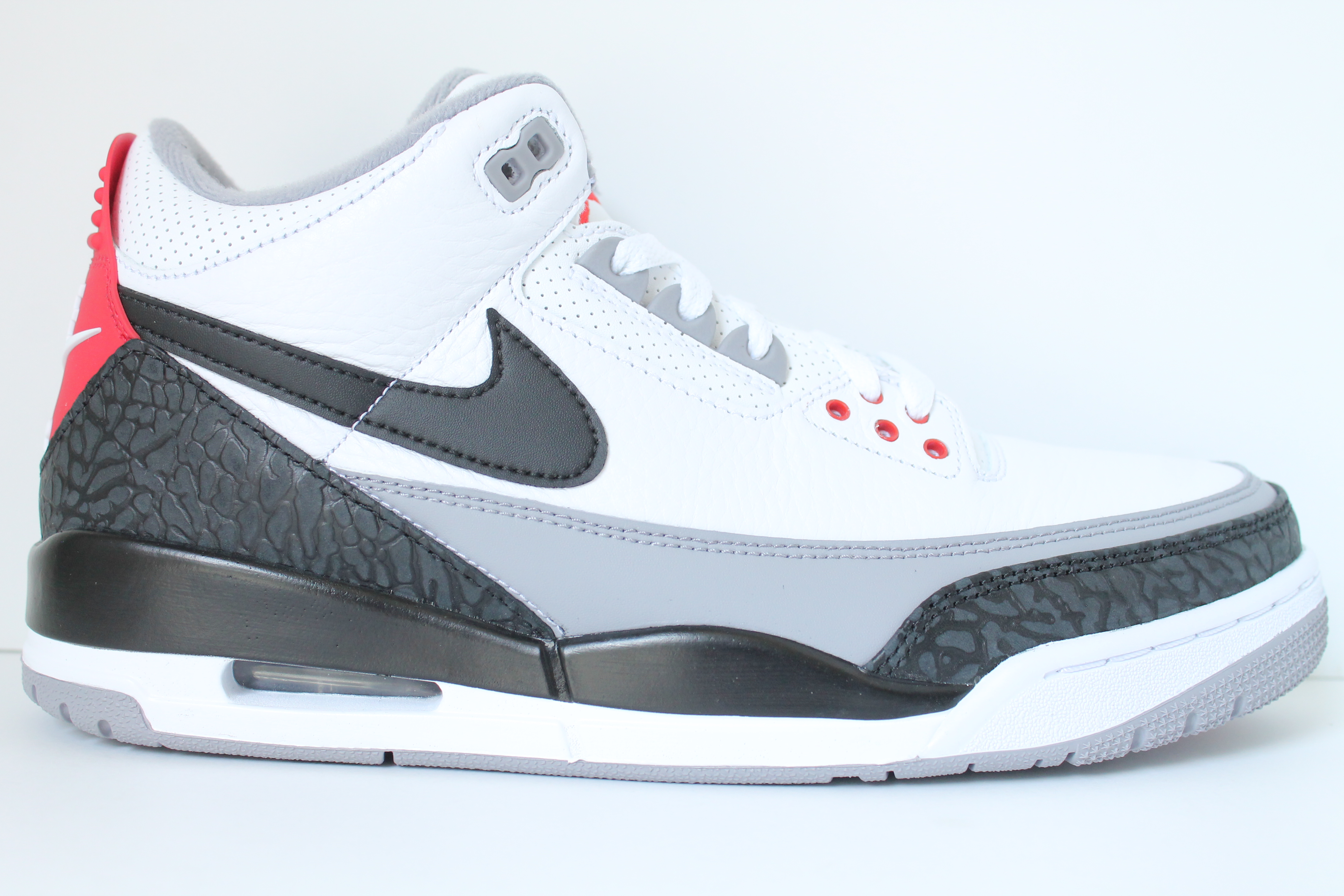 Air Jordan 3 Retro Tinker NRG