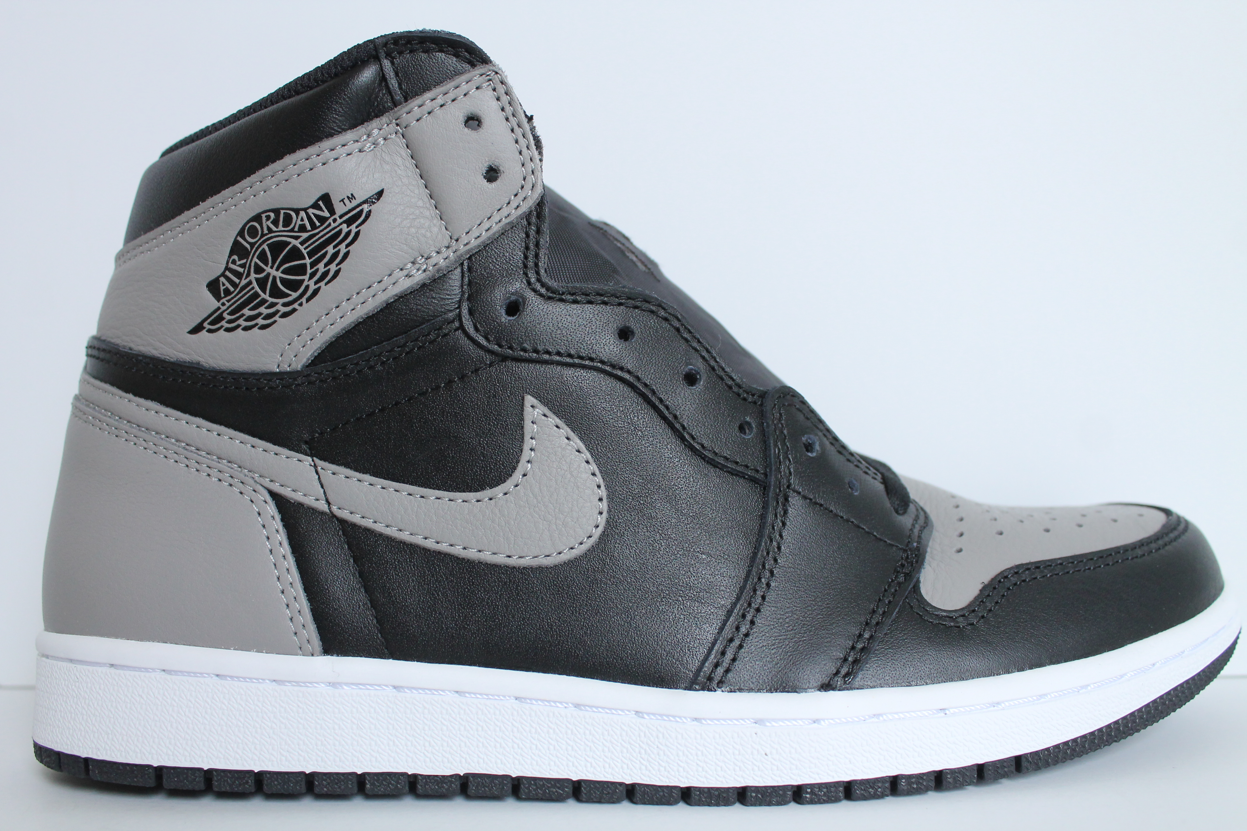 Air Jordan 1 Retro High OG Shadow