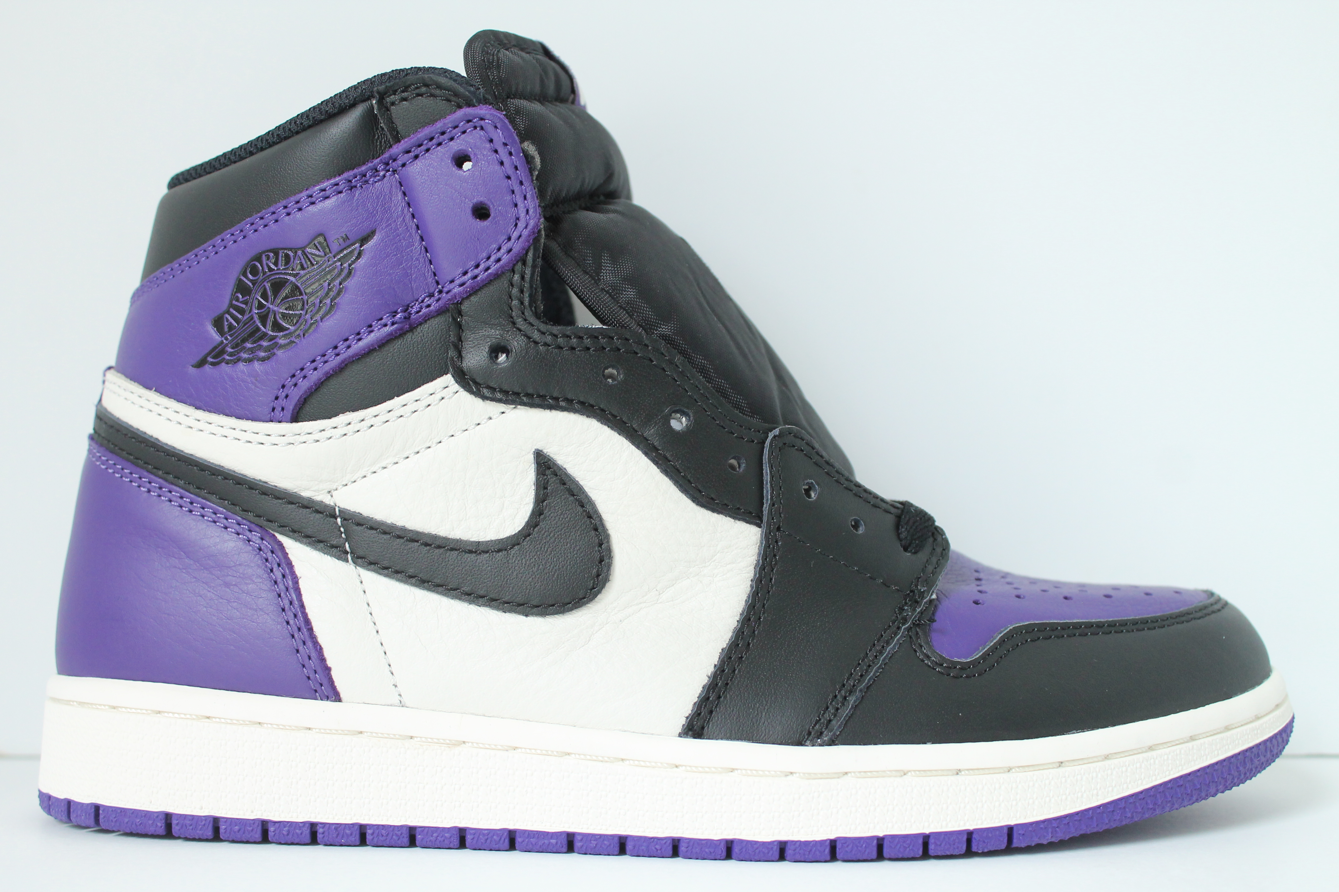 Air Jordan 1 Retro High OG - Court Purple