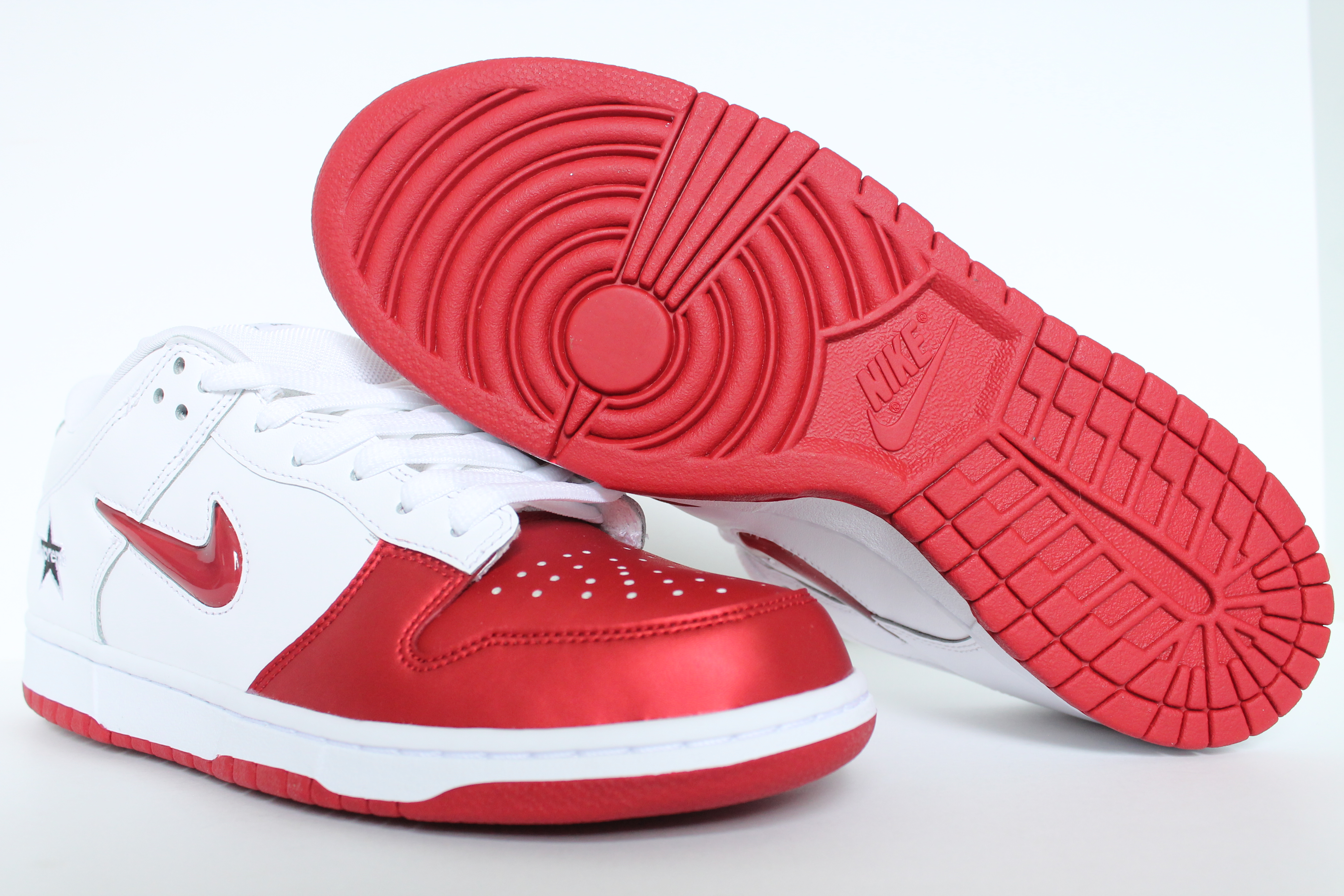 supreme nike white shoes