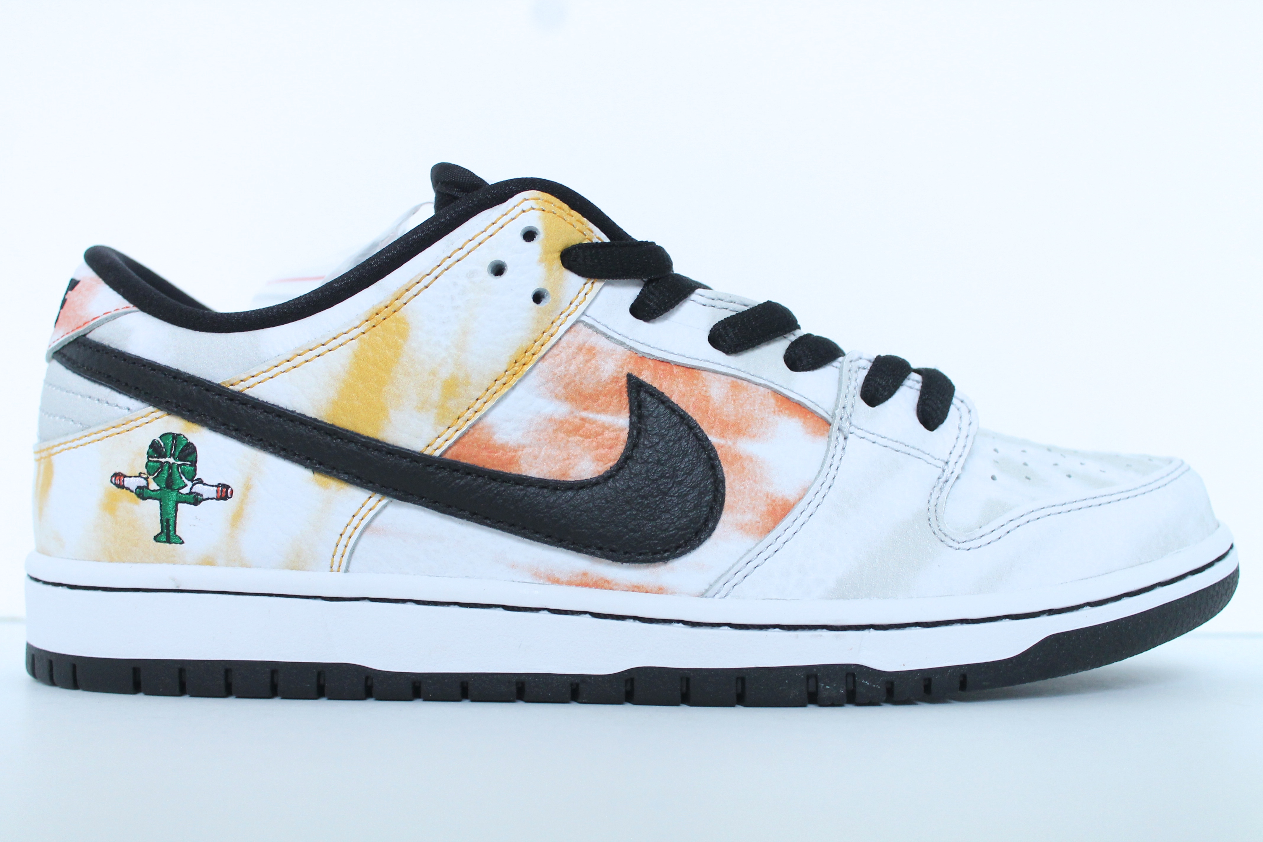 Nike Heritage Dunk SB Low Tie-Dye Roswell Rayguns - White