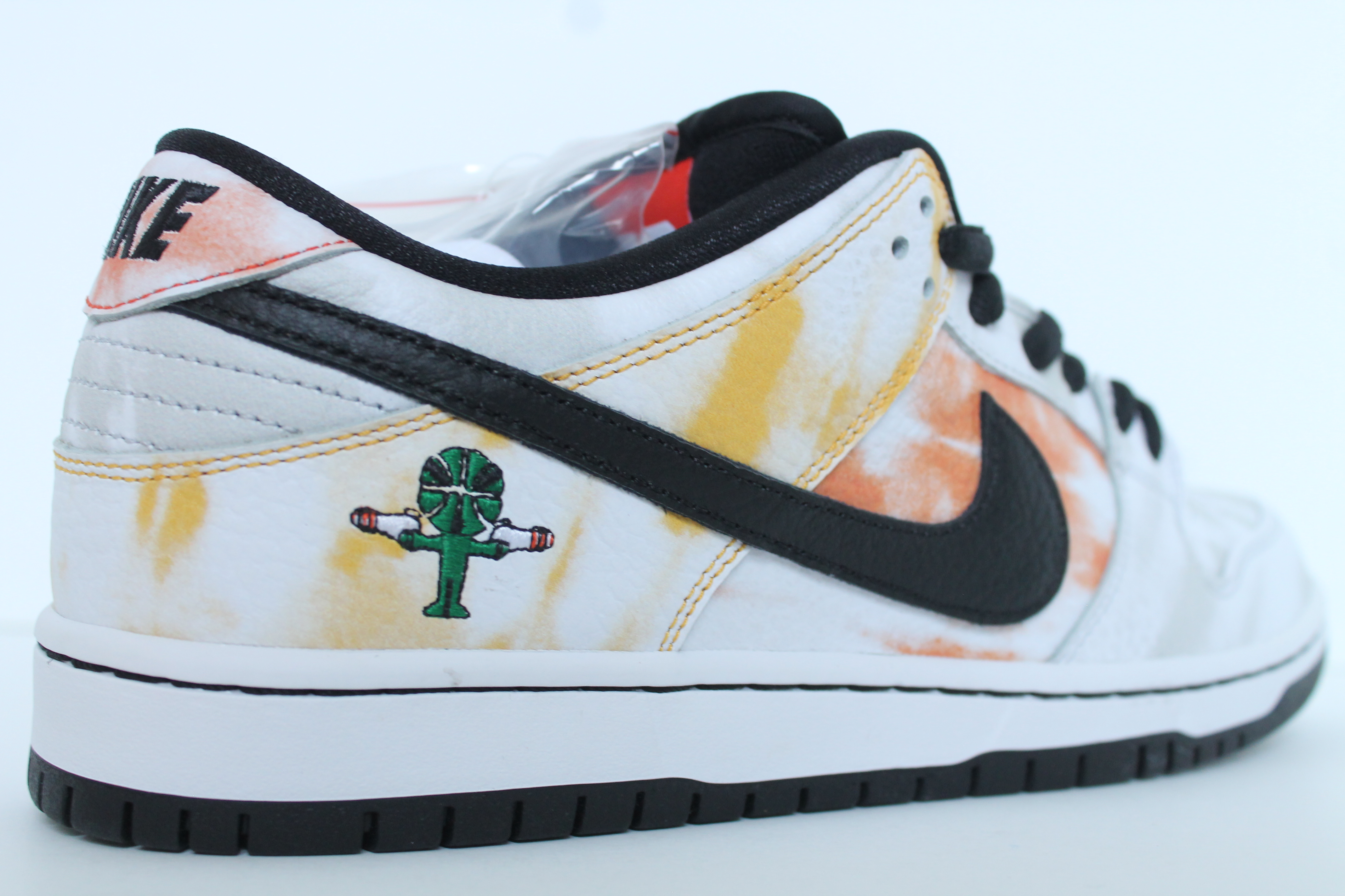 nike dunk raygun white
