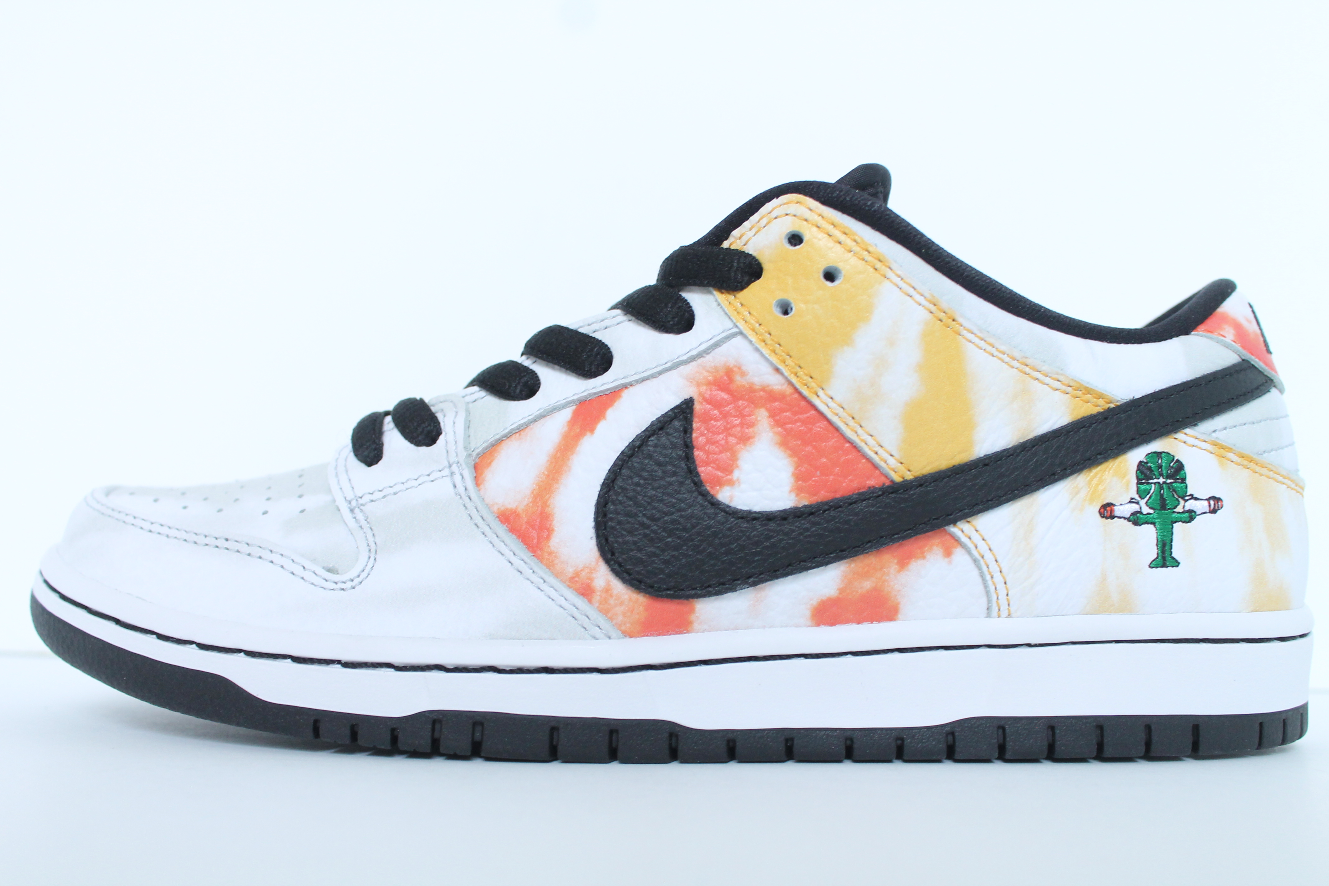 nike dunk raygun white