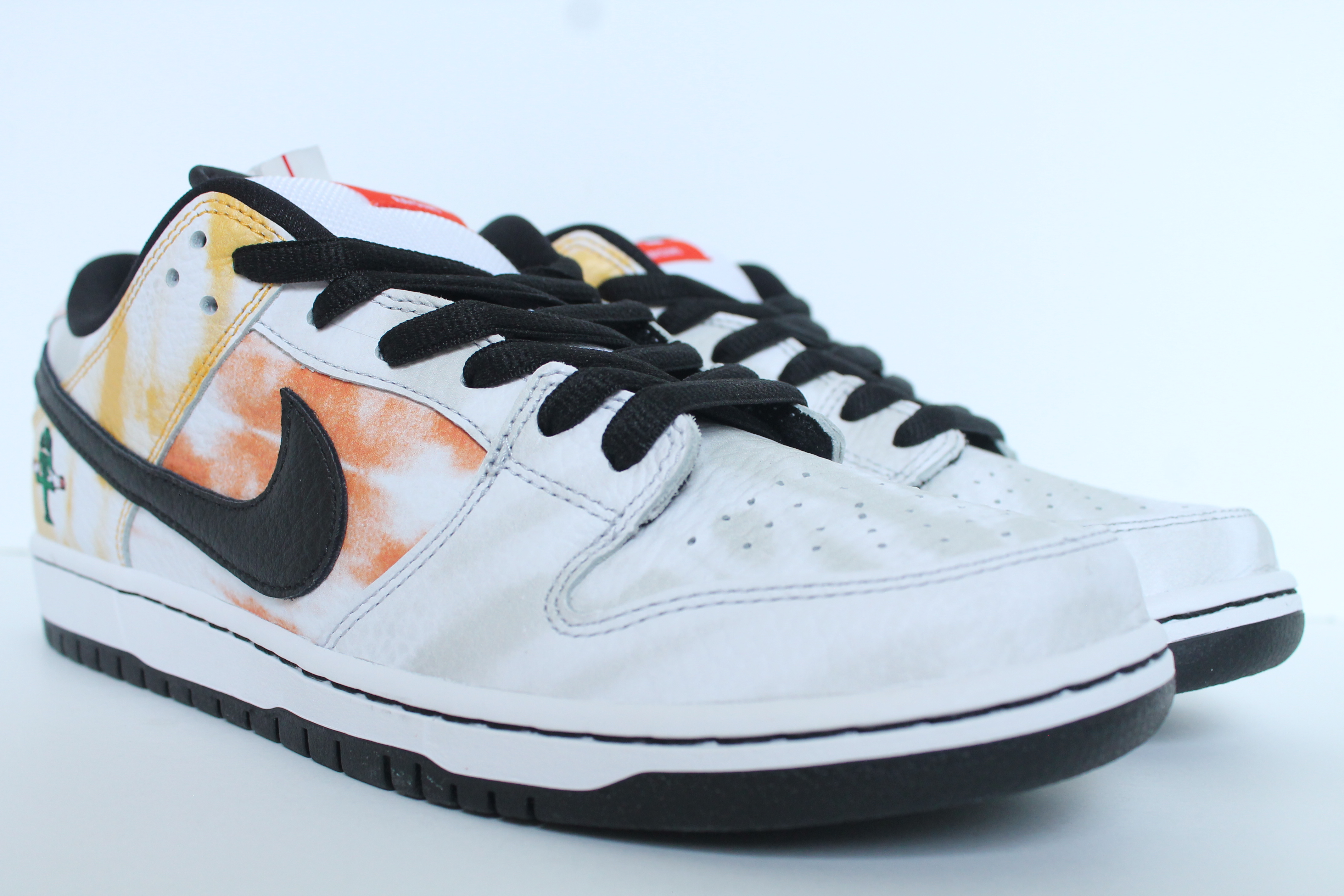 nike dunk raygun white