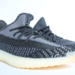 adidas Yeezy Boost 350 V2 - Carbon