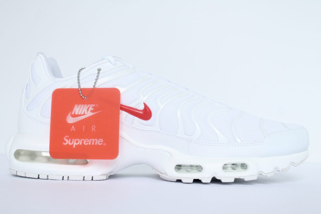 supreme x air max plus white