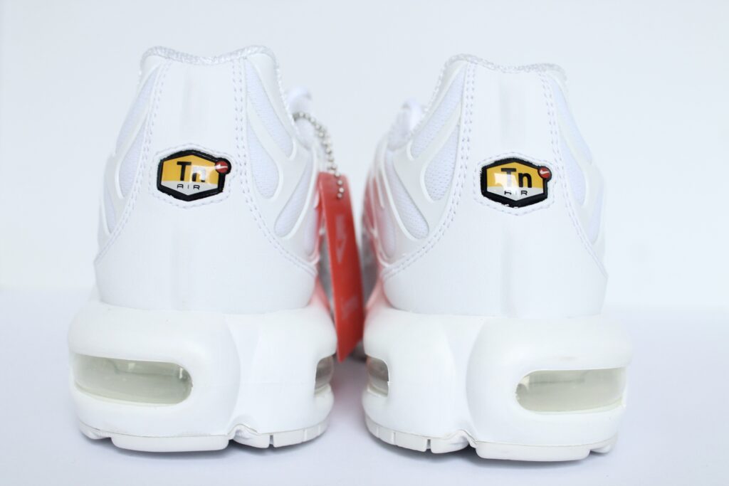 supreme x air max plus white