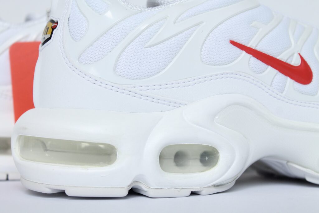 supreme x air max plus white