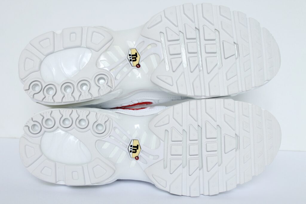 supreme x air max plus white