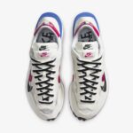 Nike x Sacai VaporWaffle 'Royal Fuchsia' - Image 3
