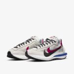 Nike x Sacai VaporWaffle 'Royal Fuchsia' - Image 2