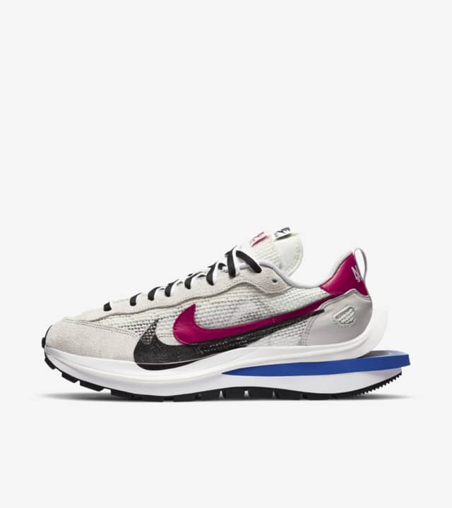 Nike x Sacai VaporWaffle 'Royal Fuchsia'