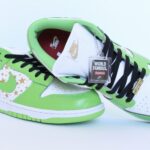 Supreme®/Nike® SB Dunk Low OG QS - Green