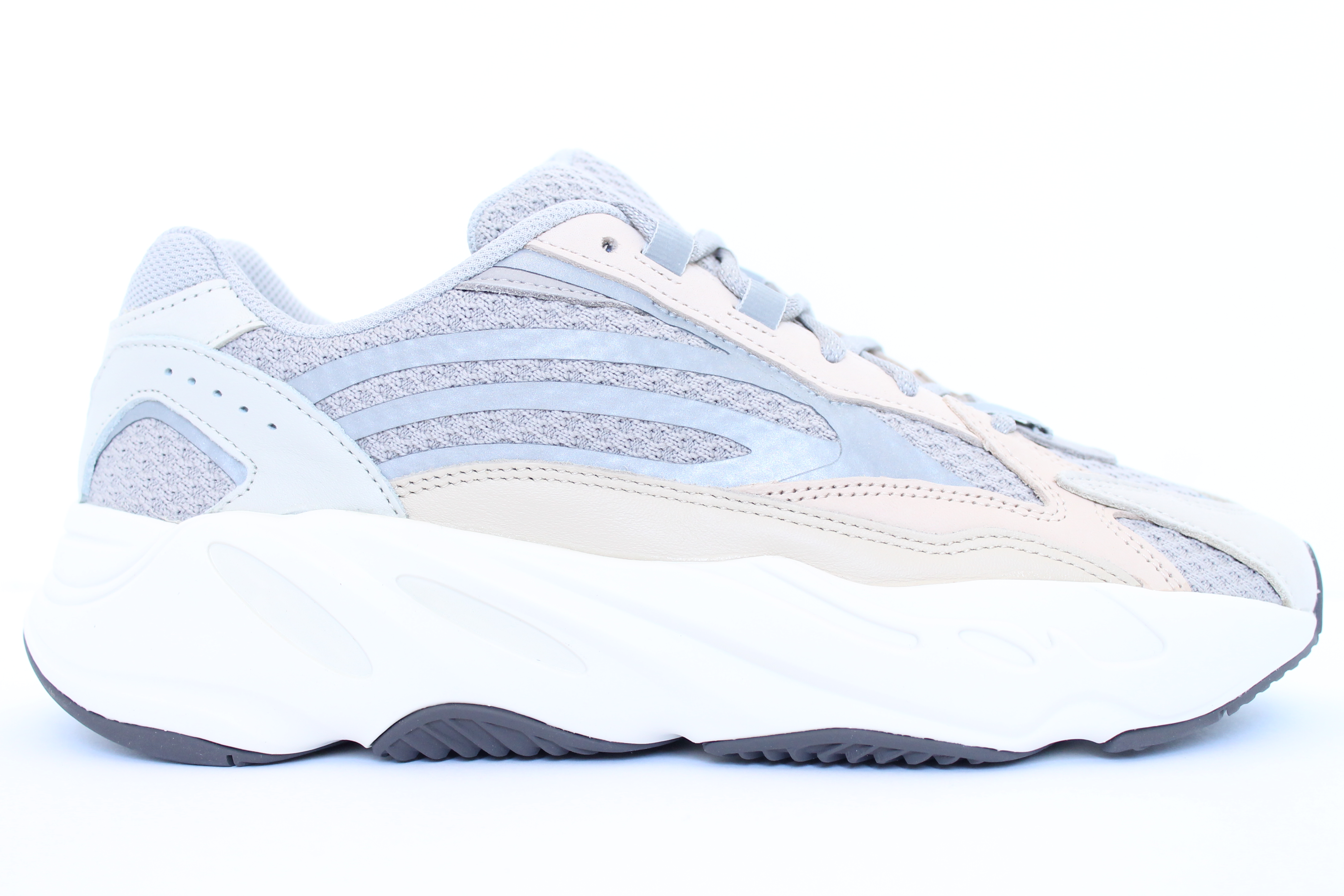 adidas Yeezy Boost 700 V2 - Cream