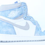 Air Jordan 1 Retro High OG - Hyper Royal