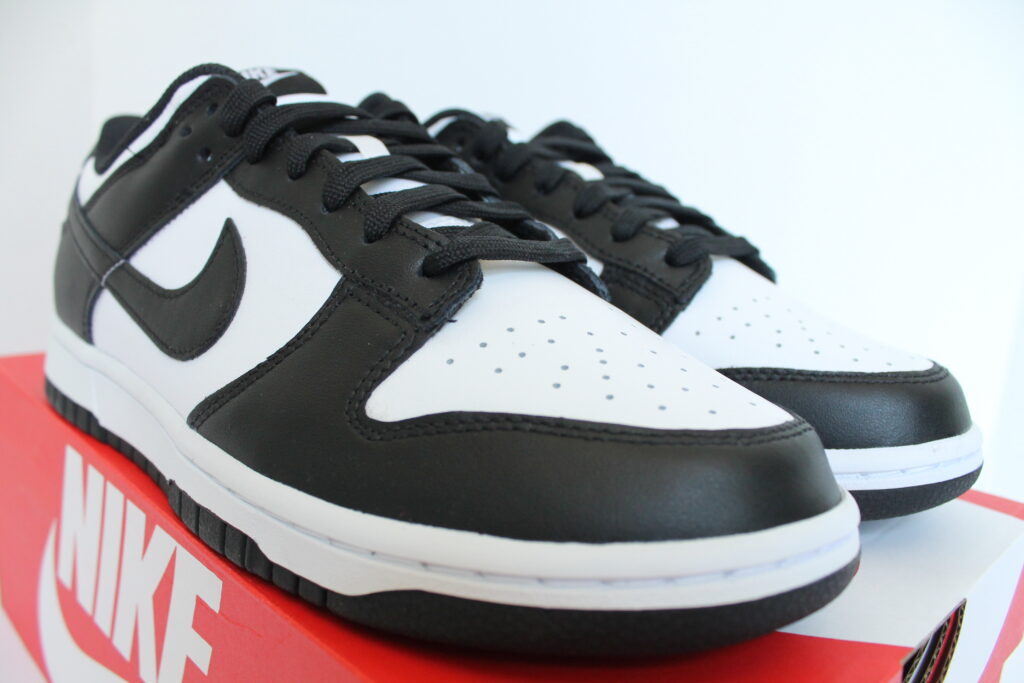 low dunks black white