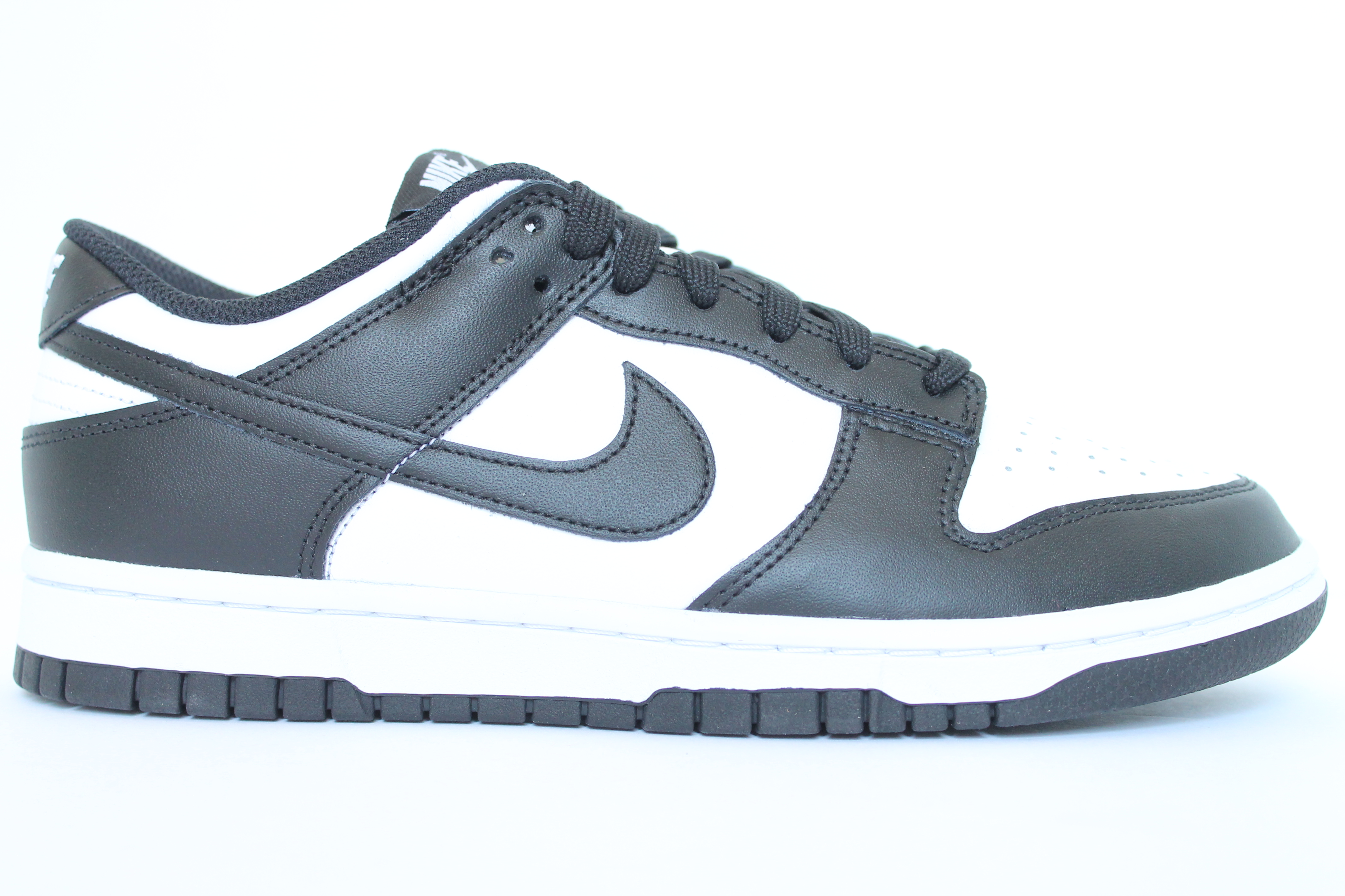 Nike Dunk Low WMNS 'Black White'