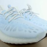 adidas YEEZY Boost 350 V2 - Mono Ice