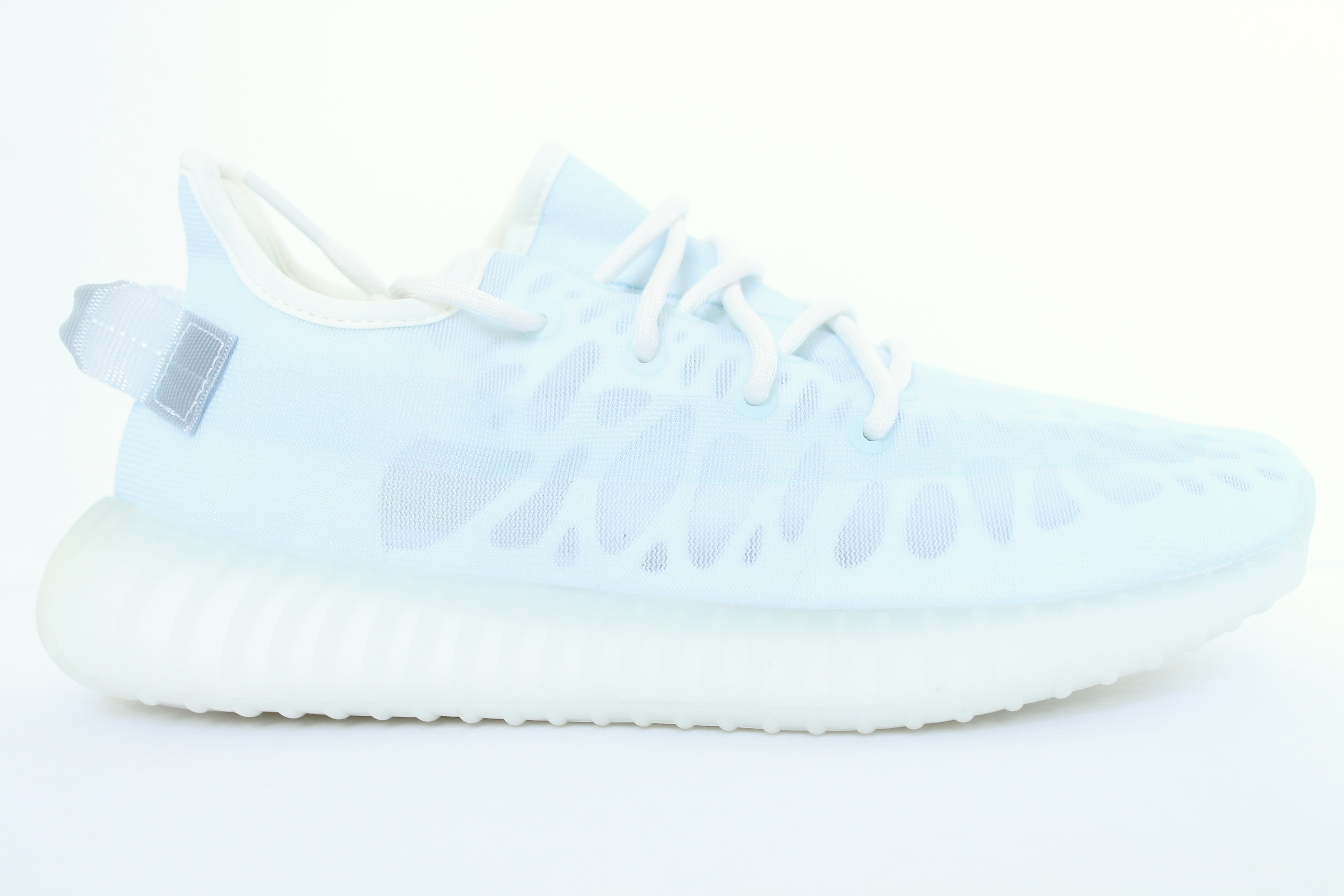 adidas YEEZY Boost 350 V2 - Mono Ice