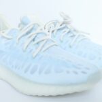 adidas YEEZY Boost 350 V2 - Mono Ice