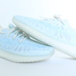 adidas YEEZY Boost 350 V2 - Mono Ice