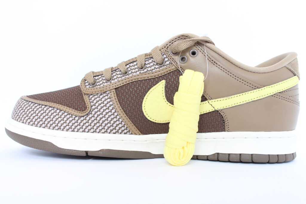 nike x undefeated dunk low sp canteen