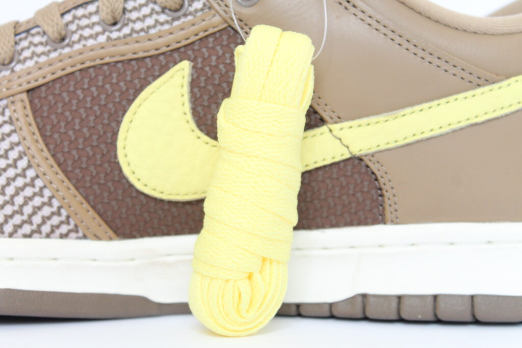 dunk low canteen on feet